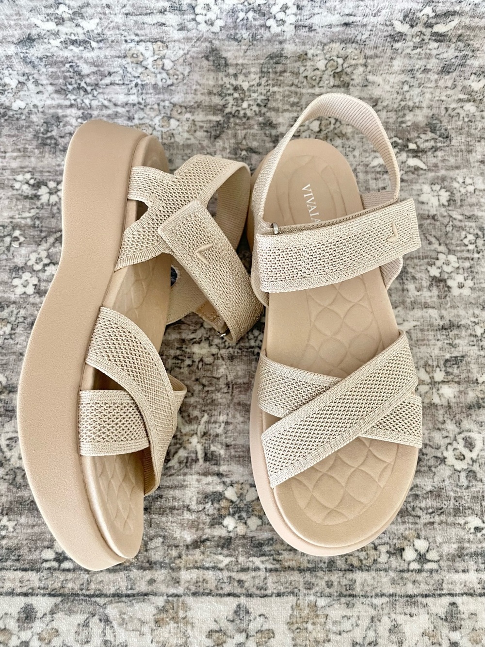 Vivaia Kiara AdaptAll Sport Sandsls Almond Golden Beige Comfort Size 8.5 Tan
